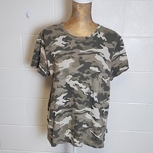 GAP Camouflage T-Shirt 100% Cotton Side Vents Casual MASH